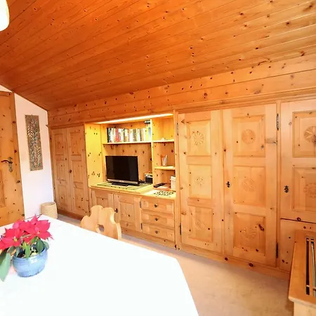 Chesa Pruveda Apartment